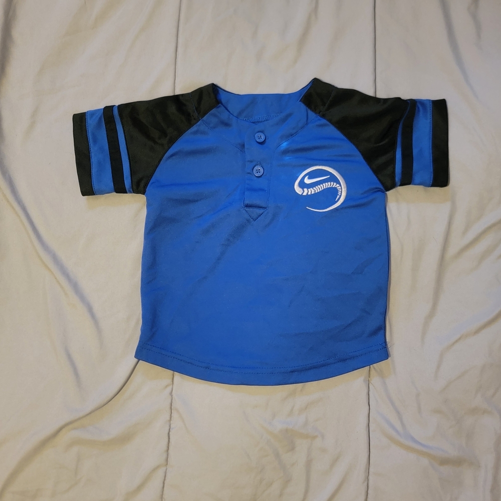 Nike Embroidered Baseball T-Shirt